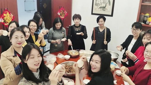 共享歡樂(lè) | 百裕集團(tuán)營(yíng)銷中心喜樂(lè)鬧元宵、暖心慶生日